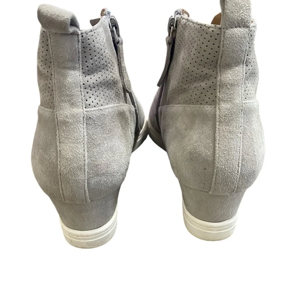 Linea Paolo Felicia Wedge Light Gray Suede Sneaker